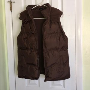 Boys puffed  brown vest.